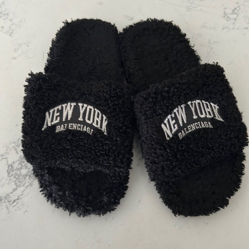 New York balenciaga fur slides